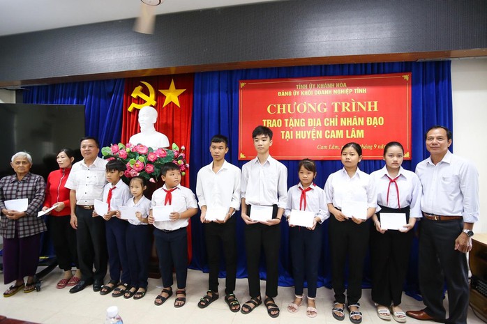 Khatoco đồng hành cùng học sinh, sinh viên đầu năm học mới - Ảnh 7. Khatoco đồng hành cùng học sinh, sinh viên đầu năm học mới - Ảnh 7.