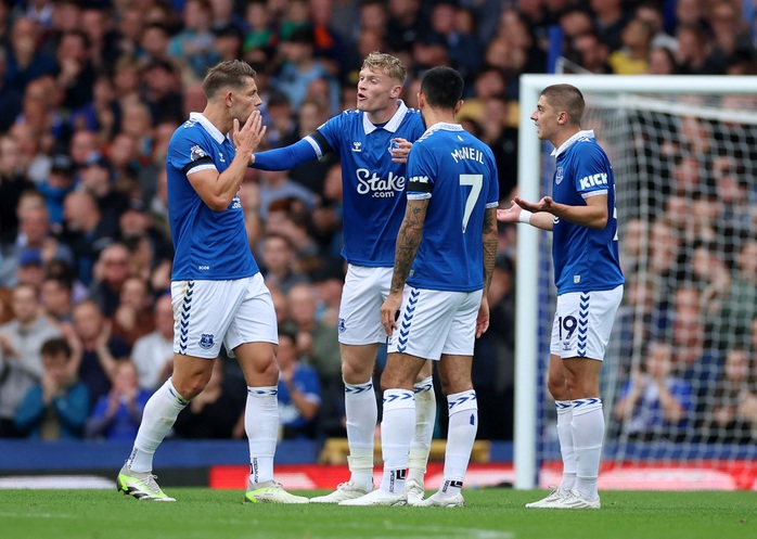 Everton kháng cáo thành công án trừ điểm, nhóm tranh trụ hạng run rẩy- Ảnh 2. Everton kháng cáo thành công án trừ điểm, nhóm tranh trụ hạng run rẩy- Ảnh 2.