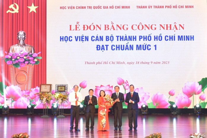 Học viện Cán bộ TP HCM được công nhận đạt chuẩn mức 1 - Ảnh 2.