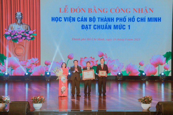 Học viện Cán bộ TP HCM được công nhận đạt chuẩn mức 1 - Ảnh 1.