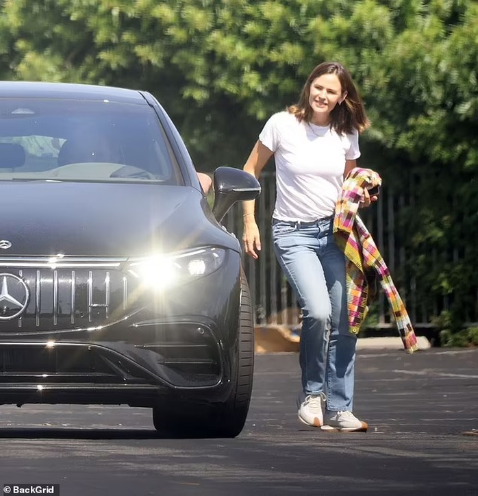 Ben Affleck thân mật với vợ cũ Jennifer Garner trong xe - Ảnh 4. Ben Affleck thân mật với vợ cũ tỷ lệ kèo góc nhà cái - Ảnh 4.
