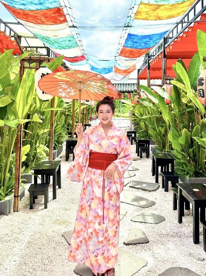 Ngắm nhan sắc dàn thí sinh Bình Dương qua áo dài, kimono - Ảnh 9.