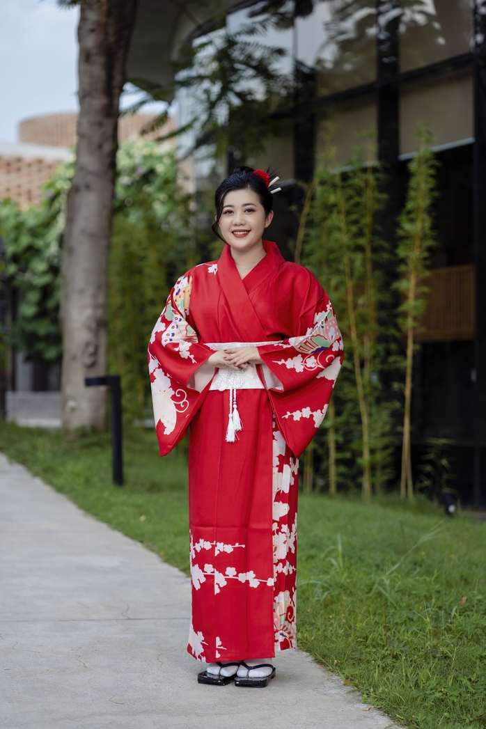 Ngắm nhan sắc dàn thí sinh Bình Dương qua áo dài, kimono - Ảnh 7.