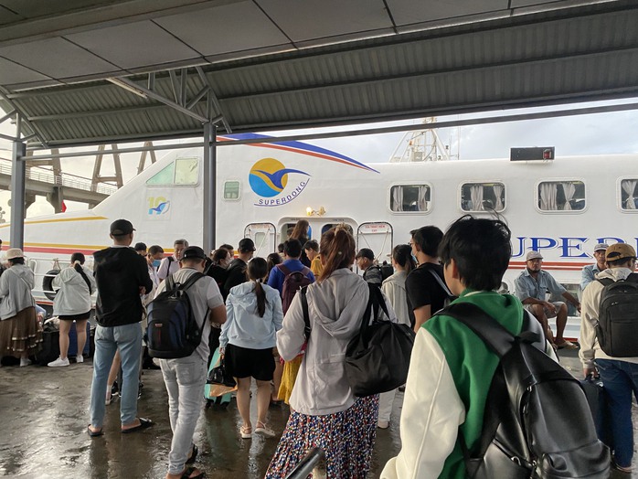 Thông báo mới về các chuyến tàu, phà đi Phú Quốc và các đảo ở Kiên Giang - Ảnh 2.