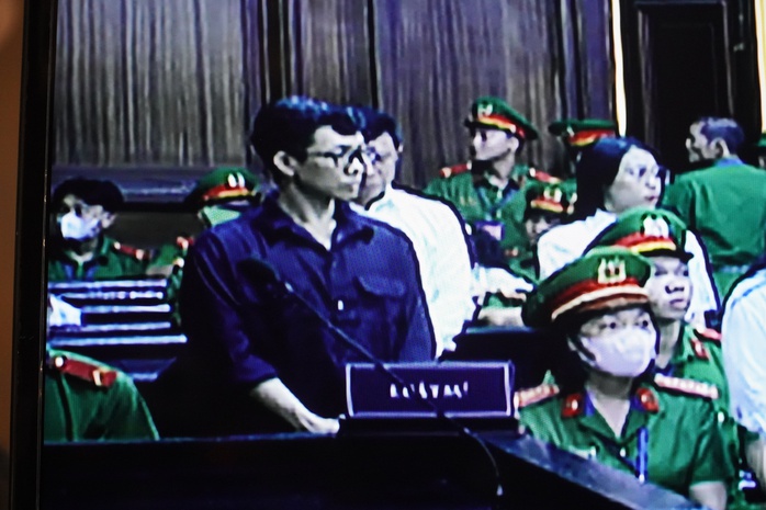 VKSND TP HCM đề nghị mức án 3-4 năm tù đối với bị cáo Nguyễn Phương Hằng - Ảnh 1.