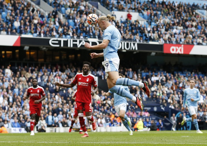 Man City duy trì mạch toàn thắng trong cơn mưa thẻ phạt  - Ảnh 1.