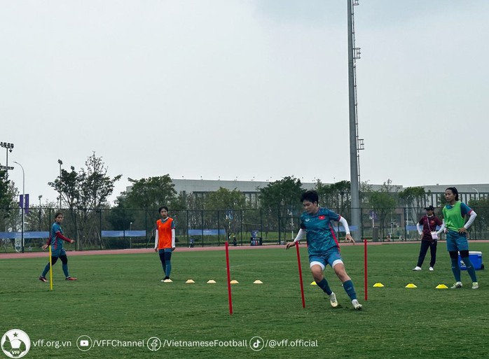 Tuyển nữ Việt Nam tích cực tập luyện chuẩn bị cho trận đấu thứ hai tại AISAD 19 - Ảnh 1.