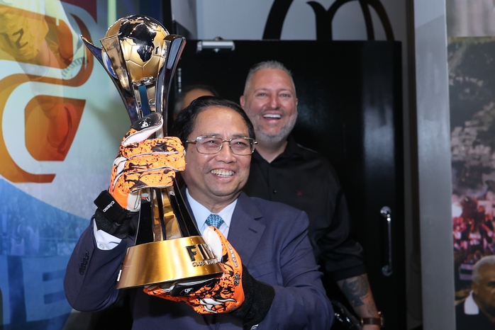 Thủ tướng đề nghị Brazil hỗ trợ Việt Nam phát triển nền bóng đá, thăm CLB Corinthians - Ảnh 5.