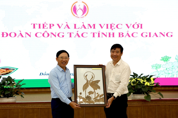 Chủ tịch tỉnh Bắc Giang ấn tượng về người dân Đồng Tháp - Ảnh 1.