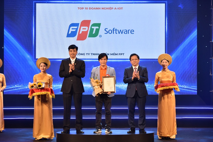 FPT giành 9 giải Top 10 doanh nghiệp CNTT Việt Nam 2023 - Ảnh 3. FPT giành 9 giải Top 10 doanh nghiệp CNTT Việt Nam 2023 - Ảnh 3.