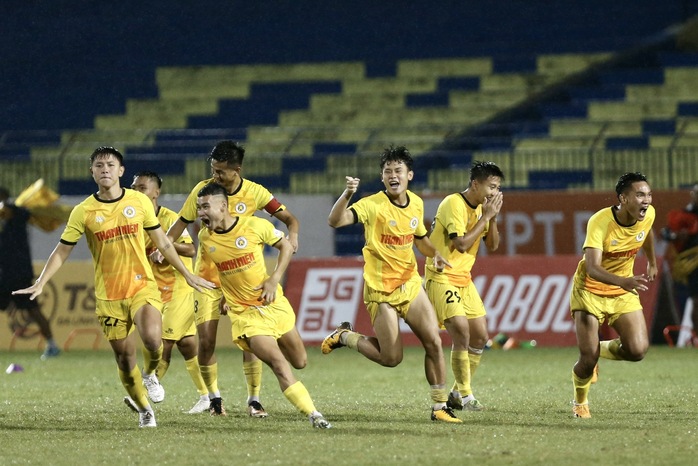 U21 quốc gia: Hà Nội vào bán kết sau 10 lượt sút luân lưu 11 m - Ảnh 2.