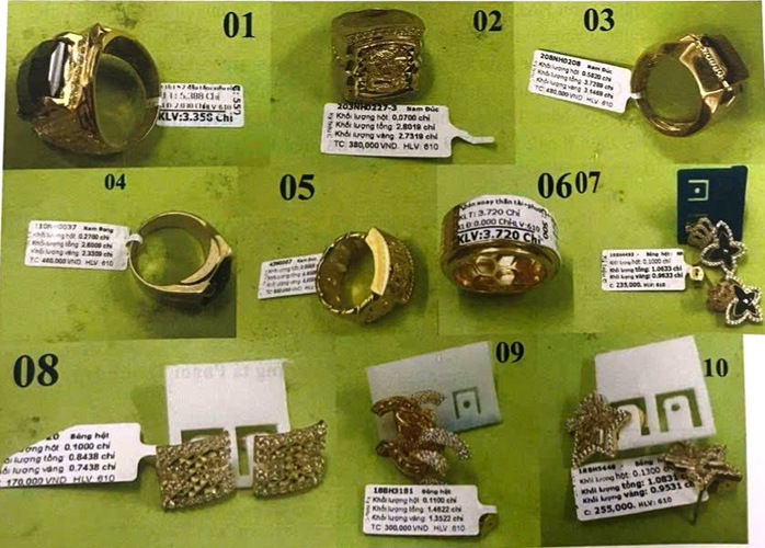 Vụ cướp tiệm vàng ở Cam Ranh: Công an truy tìm 12 mẫu trang sức, xe máy  - Ảnh 2.