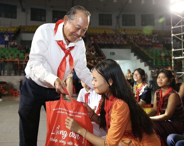 Chủ tịch nước dự Đêm hội Trăng rằm ở Bình Phước - Ảnh 3.