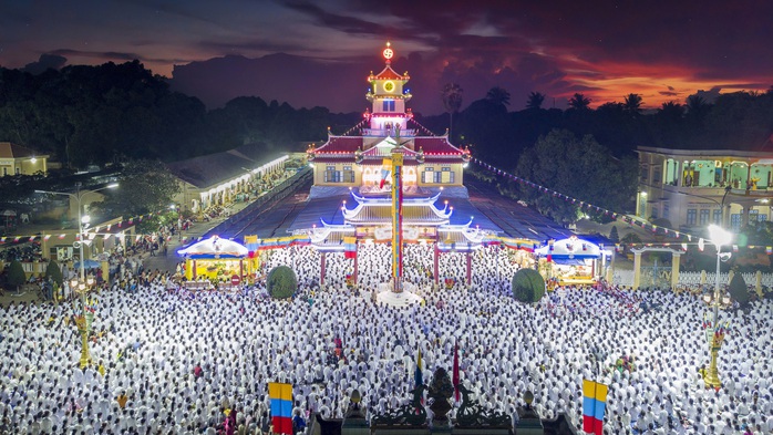 Về Tây Ninh xem Đại lễ Hội yến Diêu Trì Cung của đạo Cao Đài - Ảnh 1.