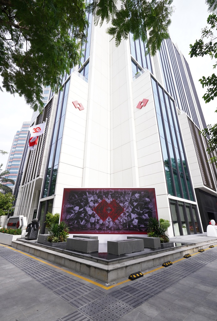 Techcombank khai trương trụ sở mới tại Hà Nội và TP HCM - Ảnh 1. Techcombank khai trương trụ sở mới tại Hà Nội và TP HCM - Ảnh 1.