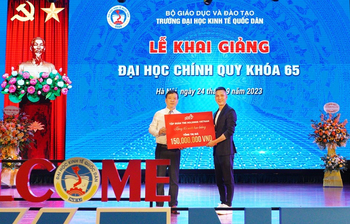 TNG Holdings Vietnam tiếp sức giấc mơ đến trường cho tân sinh viên đặc biệt khó khăn - Ảnh 1. TNG Holdings Vietnam tiếp sức giấc mơ đến trường cho tân sinh viên đặc biệt khó khăn - Ảnh 1.