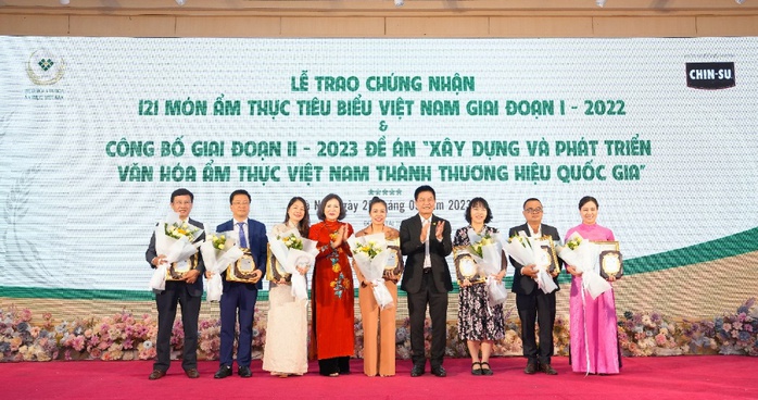 CHIN-SU đồng hành cùng Hiệp hội văn hóa ẩm thực Việt Nam vinh danh 121 món ăn tiêu biểu năm 2022 - Ảnh 2. CHIN-SU đồng hành cùng Hiệp hội văn hóa ẩm thực Việt Nam vinh danh 121 món ăn tiêu biểu năm 2022 - Ảnh 2.