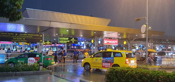 Bồi dưỡng kỹ năng giao tiếp cho tài xế taxi sân bay Tân Sơn Nhất - Ảnh 3.