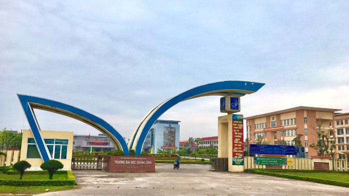 Trường Đại học Quảng Bình nợ 232 cán bộ, nhân viên tiền BHXH  hơn 2 tỉ đồng - Ảnh 1.