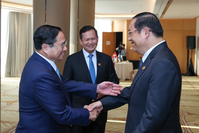 Thủ tướng Phạm Minh Chính ăn sáng, làm việc với Thủ tướng Lào và Thủ tướng Campuchia - Ảnh 1.