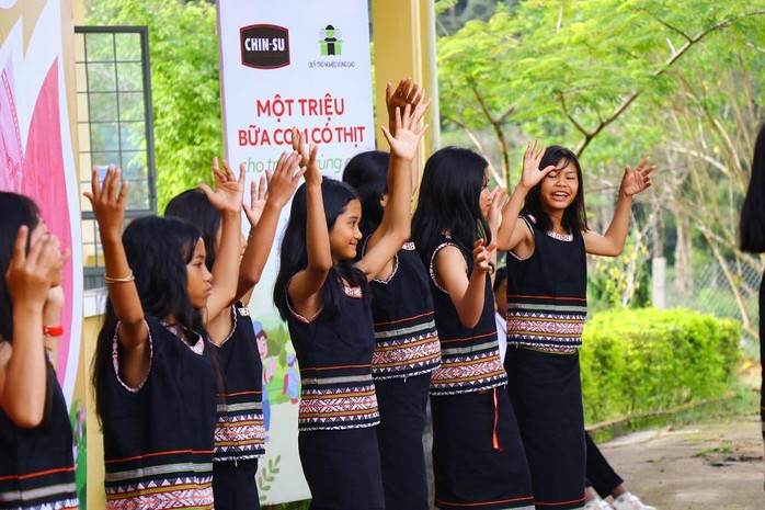 CHIN-SU tài trợ “Một triệu bữa cơm có thịt” cho trẻ vùng cao - Ảnh 3. CHIN-SU tài trợ “Một triệu bữa cơm có thịt” cho trẻ vùng cao - Ảnh 3.