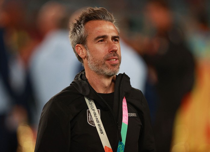 HLV vô địch World Cup bị sa thải sau vụ cưỡng hôn của Chủ tịch LĐBĐ Tây Ban Nha - Ảnh 2.