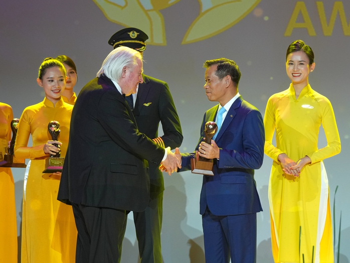 Vietnam Airlines nhận bốn giải thưởng World Travel Awards - Ảnh 3.