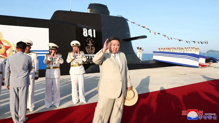 Triều Tiên hạ thủy tàu ngầm tấn công hạt nhân chiến thuật mới - Ảnh 2.
