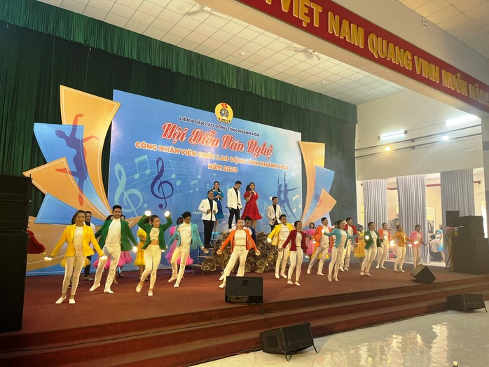 Gần 400 diễn viên quần chúng tham gia hội diễn văn nghệ Công đoàn Khánh Hòa - Ảnh 6.