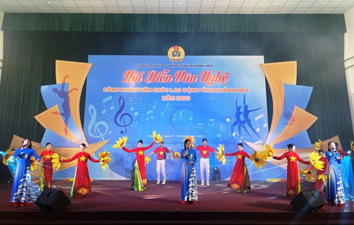 Gần 400 diễn viên quần chúng tham gia hội diễn văn nghệ Công đoàn Khánh Hòa - Ảnh 3.