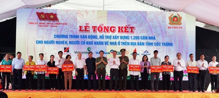Chủ tịch nước tham dự 2 hoạt động ấm áp tại Sóc Trăng- Ảnh 1.