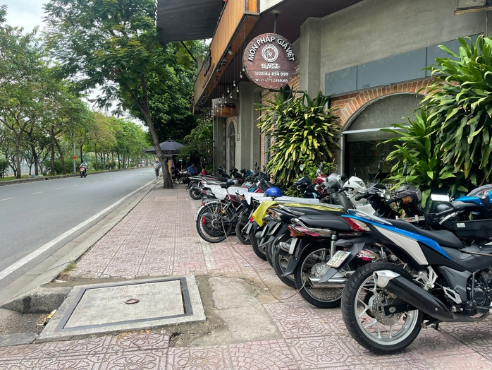 Chờ đợi vỉa hè thông thoáng- Ảnh 2.