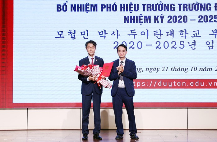 10 sự kiện nổi bật của Đại học Duy Tân trong năm 2023- Ảnh 4. 10 sự kiện nổi bật của Đại học Duy Tân trong năm 2023- Ảnh 4.