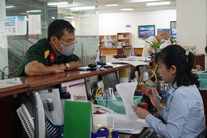Từ đầu năm 2024 BHXH quận, huyện tại TP HCM ngừng làm việc sáng thứ bảy- Ảnh 1. Từ đầu năm 2024 BHXH quận, huyện tại TP HCM ngừng làm việc sáng thứ bảy- Ảnh 1.