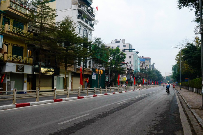 Phố phường Hà Nội yên bình ngày đầu năm mới 2024- Ảnh 7. Phố phường Hà Nội yên bình ngày đầu năm mới 2024- Ảnh 7.