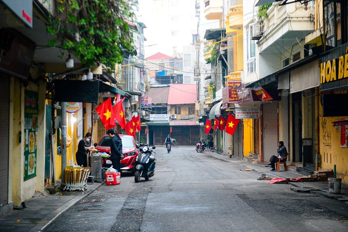 Phố phường Hà Nội yên bình ngày đầu năm mới 2024- Ảnh 8. Phố phường Hà Nội yên bình ngày đầu năm mới 2024- Ảnh 8.