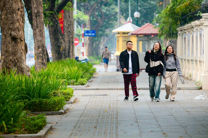 Phố phường Hà Nội yên bình ngày đầu năm mới 2024- Ảnh 16. Phố phường Hà Nội yên bình ngày đầu năm mới 2024- Ảnh 16.