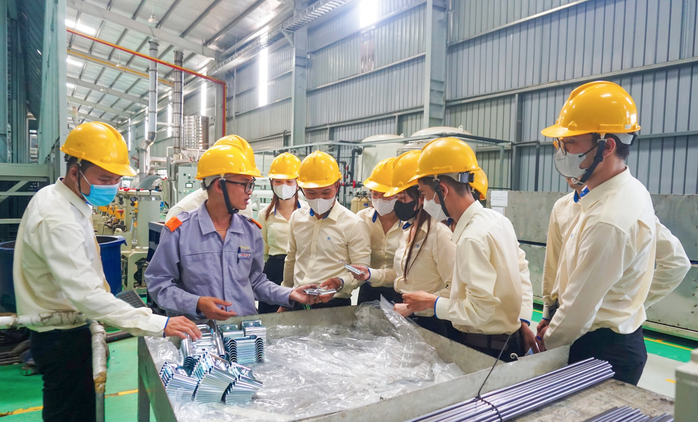 Ngành nào "hút" người trong năm 2024?- Ảnh 1. Ngành nào "hút" người trong năm 2024?- Ảnh 1.