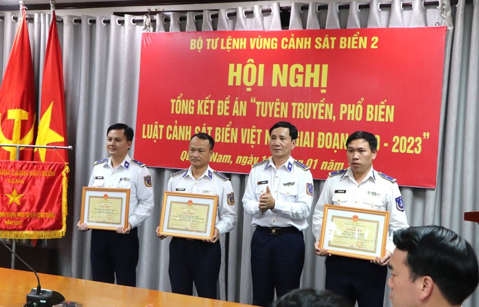 Vùng Cảnh sát biển 2 dẫn đầu trong phong trào thi đua quyết thắng- Ảnh 3. Vùng Cảnh sát biển 2 dẫn đầu trong phong trào thi đua quyết thắng- Ảnh 3.
