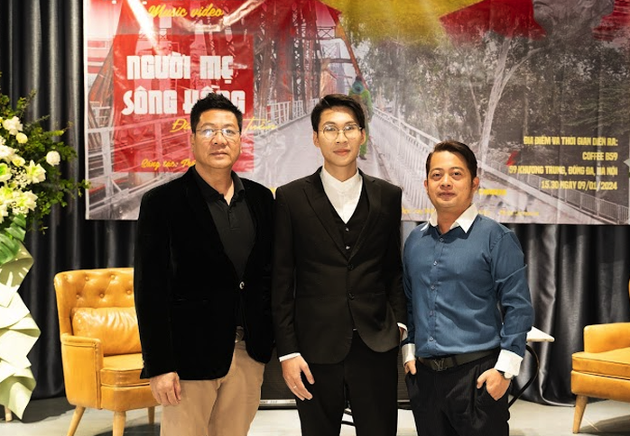 Nỗi lòng "Người mẹ sông Hồng" của Đặng Anh Tuấn- Ảnh 2. Nỗi lòng "Người mẹ sông Hồng" của Đặng Anh Tuấn- Ảnh 2.