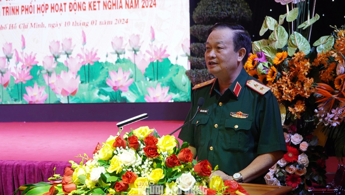 Quân khu 7 tăng cường hoạt động kết nghĩa với nhiều đơn vị- Ảnh 1. Quân khu 7 tăng cường hoạt động kết nghĩa với nhiều đơn vị- Ảnh 1.