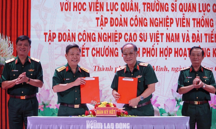 Quân khu 7 tăng cường hoạt động kết nghĩa với nhiều đơn vị- Ảnh 2. Quân khu 7 tăng cường hoạt động kết nghĩa với nhiều đơn vị- Ảnh 2.