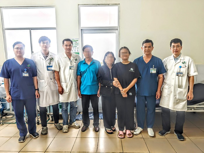 Tình cờ khám bệnh, bác sĩ phát hiện cô gái 24 tuổi có u gan khổng lồ- Ảnh 2.