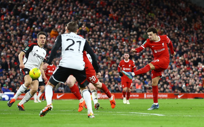 Ngược dòng đẳng cấp, Liverpool hạ Fulham ở bán kết League Cup- Ảnh 4. Ngược dòng đẳng cấp, Liverpool hạ Fulham ở bán kết League Cup- Ảnh 4.