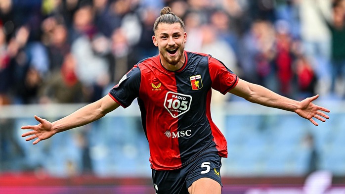 Radu Dragusin có gì mà Genoa hét giá 30 triệu euro?- Ảnh 1. Radu Dragusin có gì mà Genoa hét giá 30 triệu euro?- Ảnh 1.