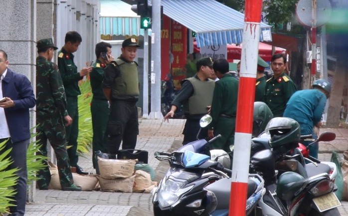 Đà Nẵng: Phong toả Trường Phan Châu Trinh do có vật thể "lạ"- Ảnh 2. Đà Nẵng: Phong toả Trường Phan Châu Trinh do có vật thể "lạ"- Ảnh 2.