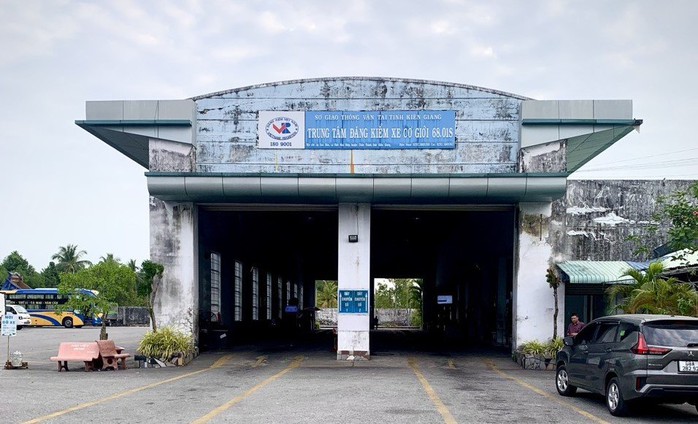 Nhận hối lộ, giám đốc trung tâm đăng kiểm ở Kiên Giang bị bắt- Ảnh 2. Nhận hối lộ, giám đốc trung tâm đăng kiểm ở Kiên Giang bị bắt- Ảnh 2.