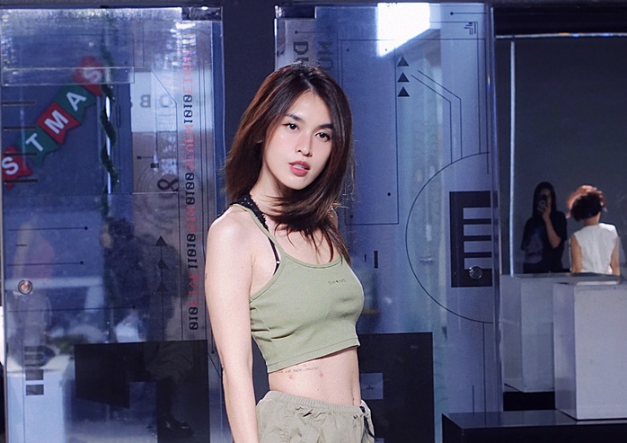 Tú Vi buồn khi đọc bình luận tiêu cực- Ảnh 3. Tú Vi buồn khi đọc bình luận tiêu cực- Ảnh 3.