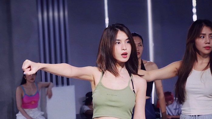 Tú Vi buồn khi đọc bình luận tiêu cực- Ảnh 2. Tú Vi buồn khi đọc bình luận tiêu cực- Ảnh 2.
