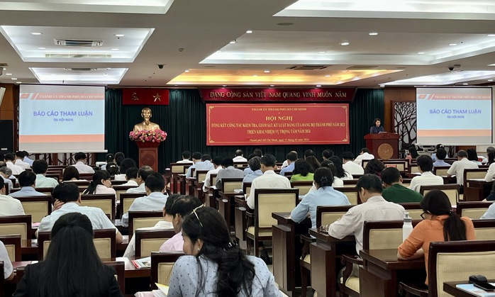 TP HCM thi hành kỷ luật 14 tổ chức đảng và 302 đảng viên- Ảnh 1. TP HCM thi hành kỷ luật 14 tổ chức đảng và 302 đảng viên- Ảnh 1.